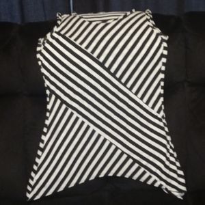 🤍🖤SLEEVELESS TOP WITH ANGLES🤍🖤